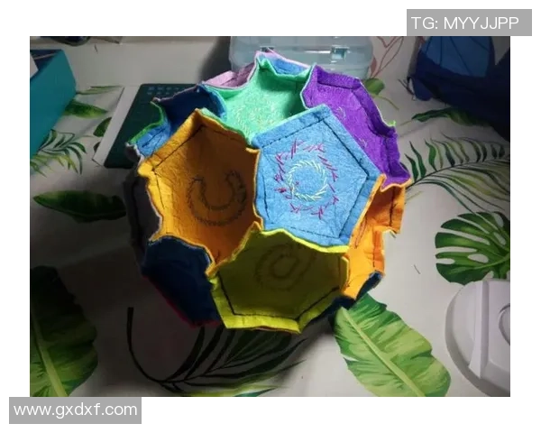 足球明星DIY不织布手工艺品制作教程让你轻松打造个性化足球主题装饰