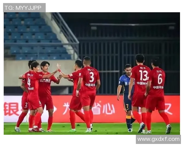 上海足球队在邀请赛中以67分稳居积分榜首位争夺冠军希望依然强劲